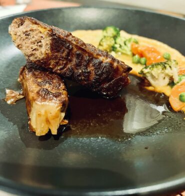 Agneau croustillant et sa mousseline de carottes et petits légumes